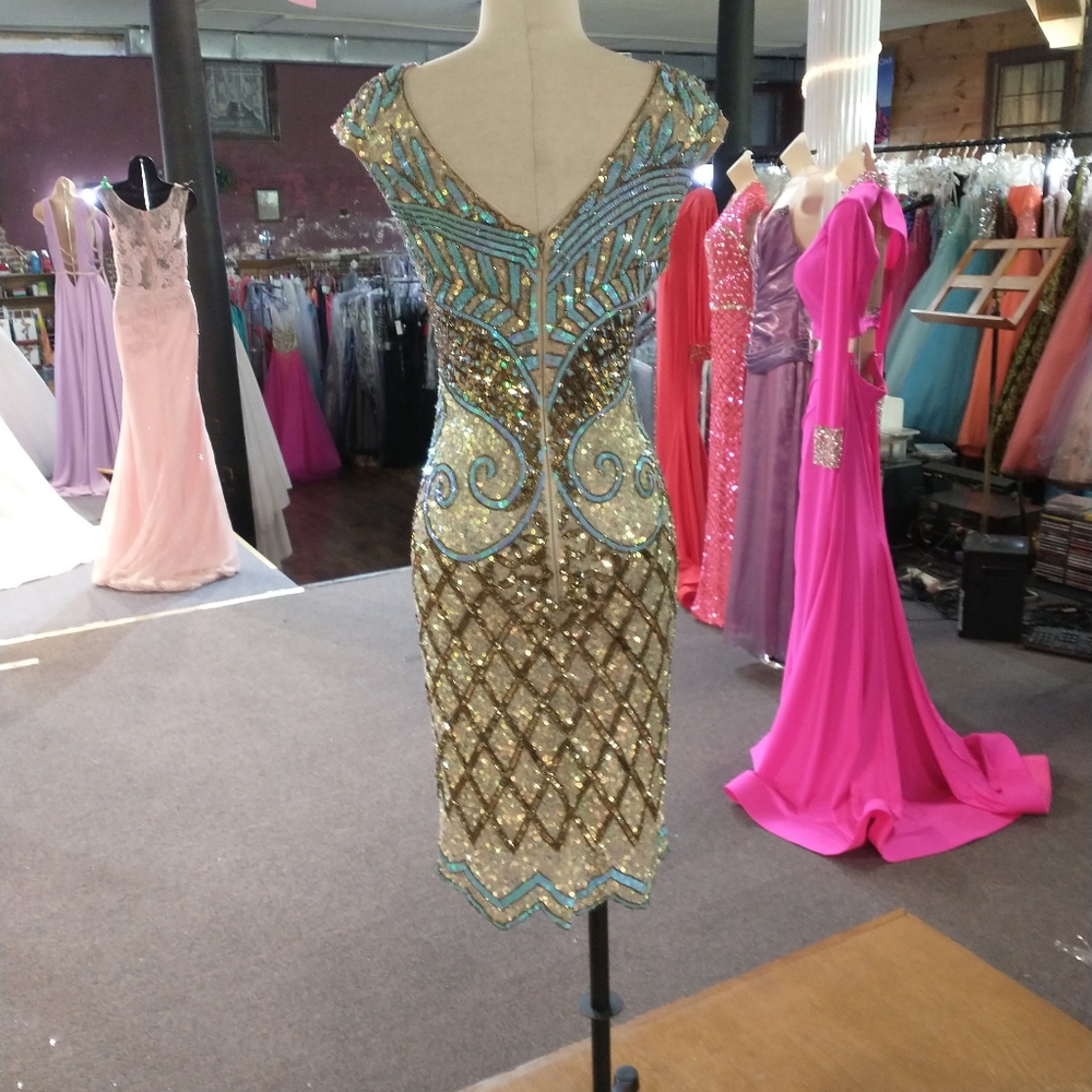 Homecoming dress - Picture 2 of 6